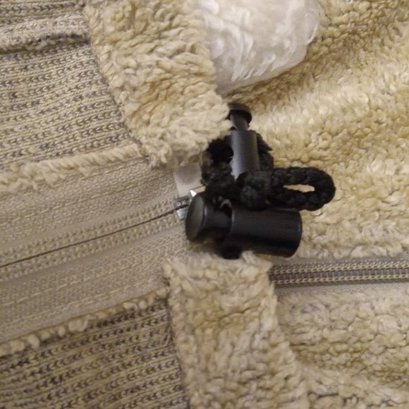 Lepied de Biche fur-like vest beige/cream color with designed pattern size - XS - Picture 3 of 6